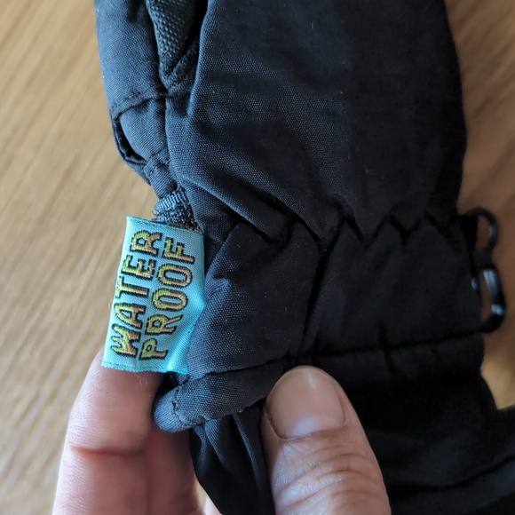 Kids' Black Mittens with sleeve - Picture 5 of 8